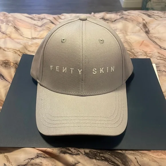 Fenty Skin Adjustable Hat Savage x Fenty LVII Adjustable Strapback Hat Black Limited  main image 4